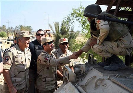 Visita sorpresa a las tropas egipcias en el norte del Sinaí